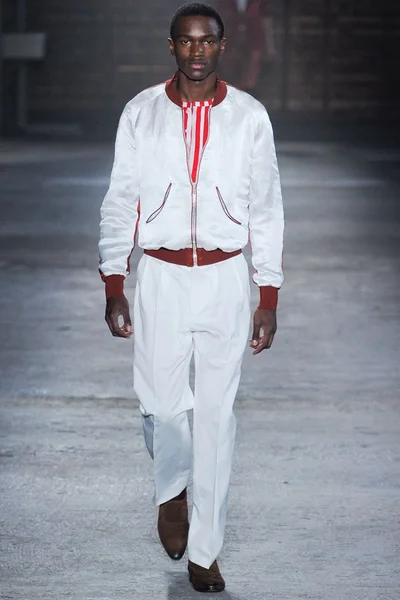 Look 12